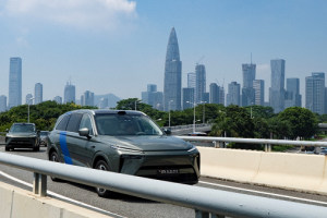 迭代慢、体验平、数据碎，智驾亟需一场 “换脑革命”